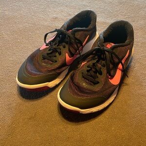 Women’s Nike flex tennis shoes